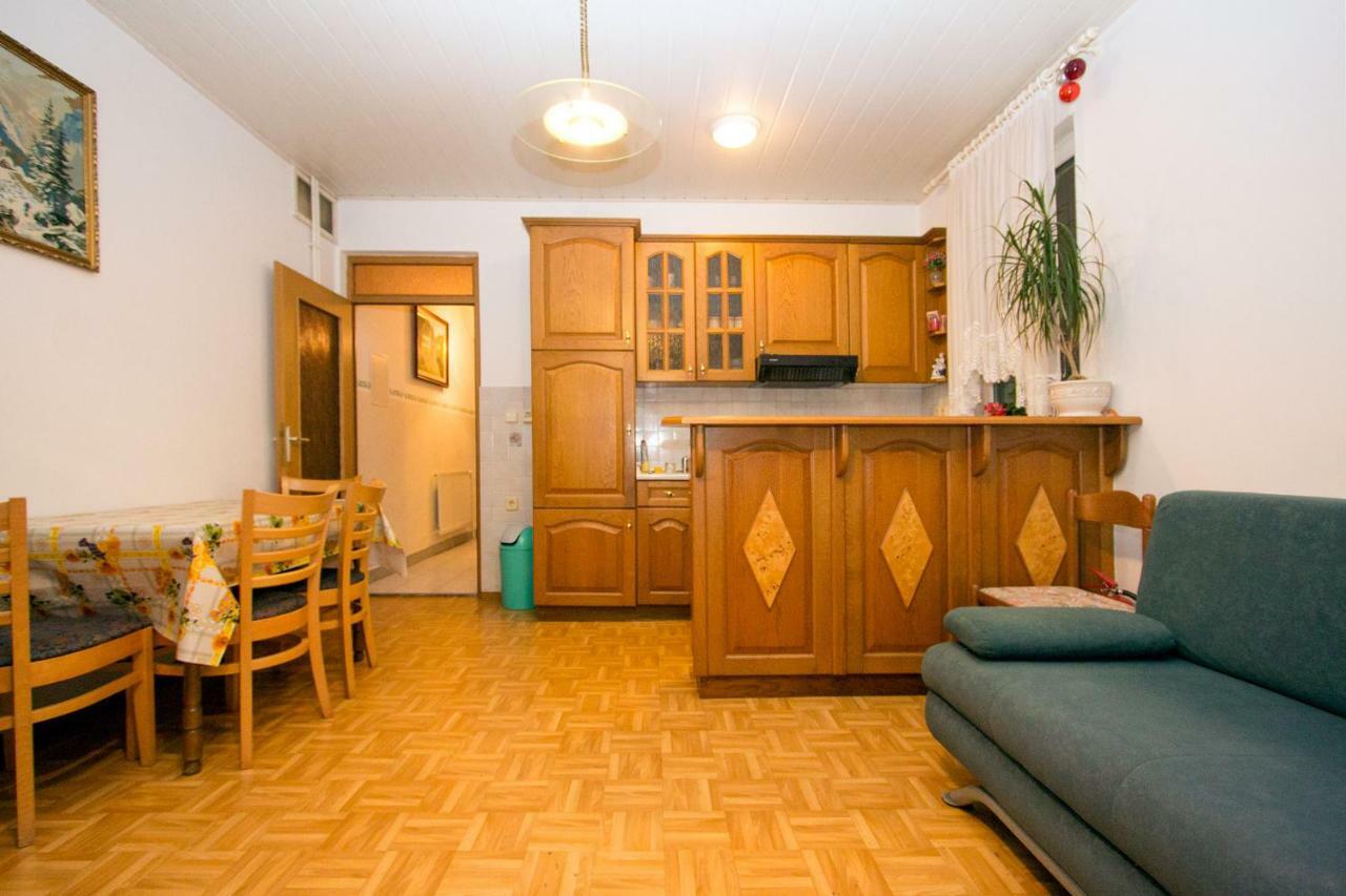 Zeleni Apartma 茨热塞 外观 照片