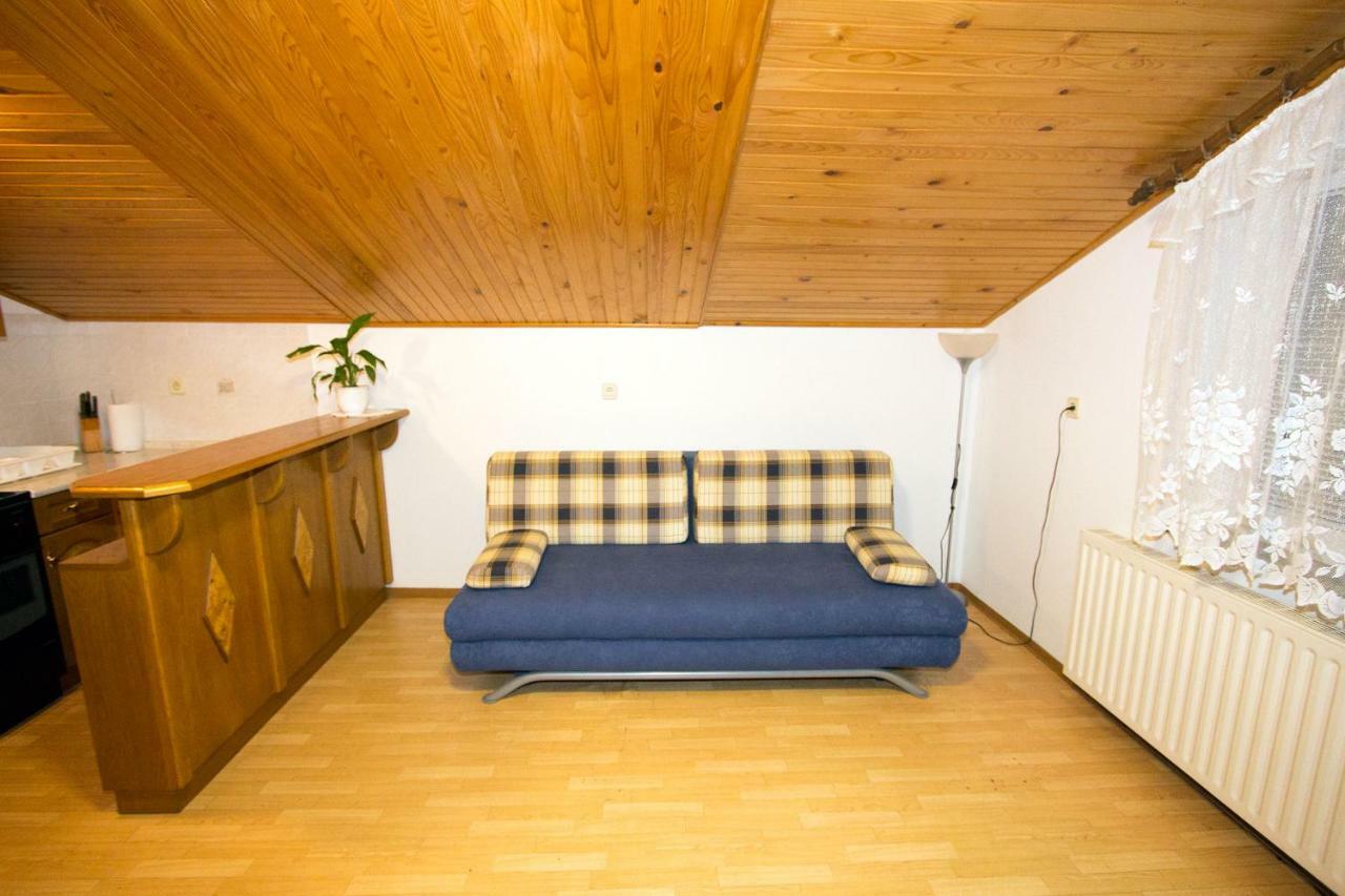 Zeleni Apartma 茨热塞 外观 照片
